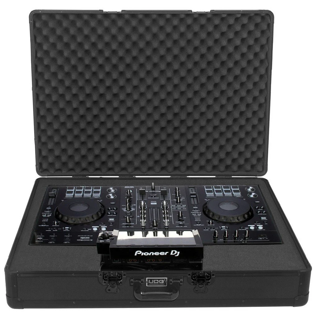 UDG GEAR U93014BL2 - ULTIMATE Pick Foam Fl. Case Multi Format 2Xl Black Mk2